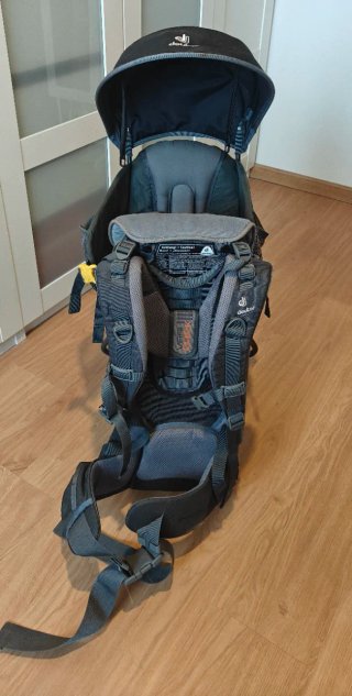 Mochila de porteo Deuter para montaña