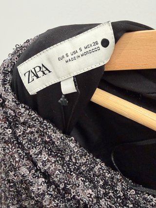 Vestido fiesta lentejuelas Zara plata