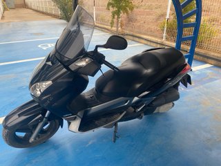 Yamaha X-Max 250