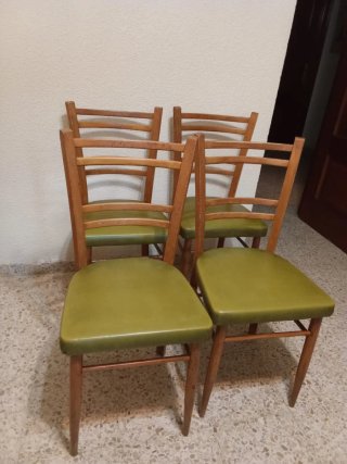 Set de 4 Sillas de Madera y Verde
