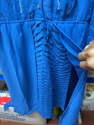 Vestido azul con pedrería
