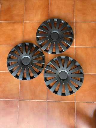 3 Tapacubos Negros 15''