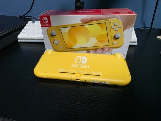 Nintendo Switch Lite Amarilla Vendo o Cambio