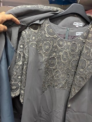 Traje Pifer y Mayka chaqueta larga gris