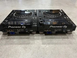 2x Pioneer DJ CDJ-3000