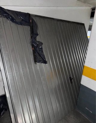 Puerta de garaje metálica