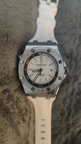 Reloj Audemars Piguet con Correa Blanca