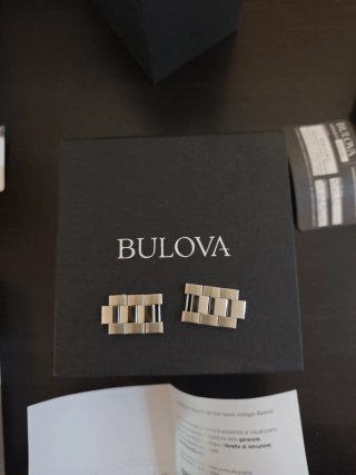 Reloj Bulova Surveyor Rojo