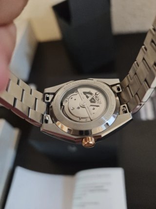Reloj Bulova Surveyor Rojo
