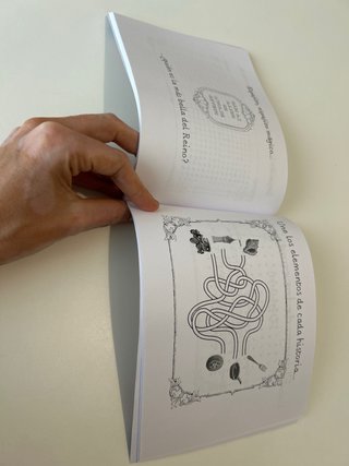 Libro de firmas disney y pasatiempos.