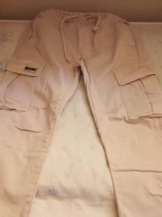Pantalones cargo beige mujer
