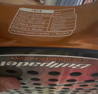 Pala de pádel Bullpadel Iris Carbono / Lágrima