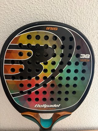 Pala de pádel Bullpadel Iris Carbono / Lágrima