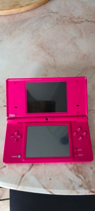 Nintendo DSi Fucsia + Cargador