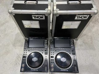 2x Pioneer DJ CDJ-3000 + Fligthcases