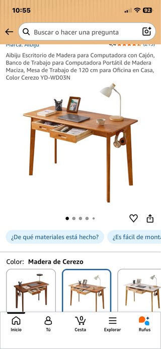 Escritorio de madera con cajones