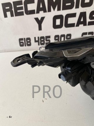 Faro Toyota rav4 usado