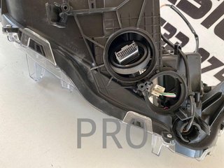 Faro Toyota rav4 usado