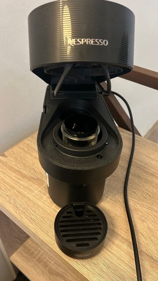 Cafetera Nespresso De’Longhi Vertuo Pop Negra