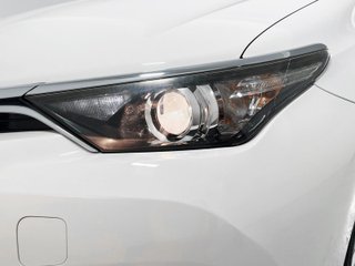 Toyota Auris 1.8 Hybrid Active 100 kW (136 CV)