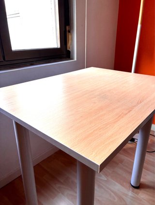 Mesa de estudio compacta