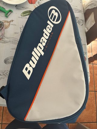 Paletero Bullpadel Advance sin usar tamaño 2 palas
