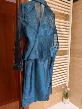 Vestido fiesta azul talla 42 pero da menos talla
