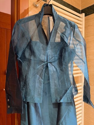 Vestido fiesta azul talla 42 pero da menos talla
