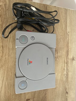 Consola PlayStation 1 (PS1) con juegos
