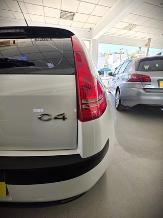 CITROËN C4 AUTOMATICO 1.6 HDi 110 CV CMP |