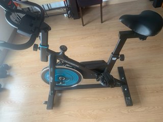 Bicicleta Estática Fit 1000 ( baja para mi altura)