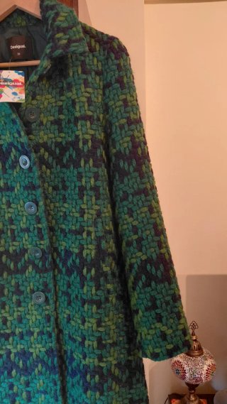 Abrigo Desigual Verde y  Talla 38.