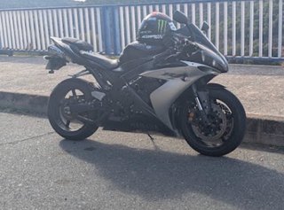 Yamaha R1 Sportbike Negra y Plata