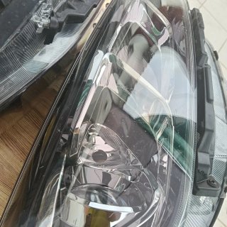 2 faros Hyundai i30,,,rotos
