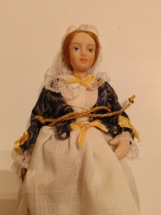 Statuetta ceramica bambola vintage