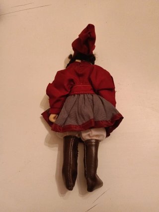 Statuetta ceramica bambina con treccia