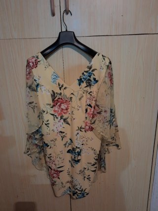 Vestido de fiesta floral amarillo