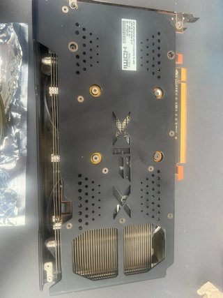 Tarjeta Gráfica XFX SPEEDSTER SWFT 210 AMD Radeon