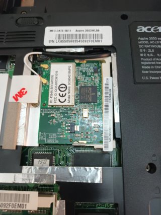 Portatile Acer Aspire 3000 si accende.