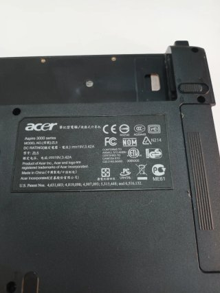 Portatile Acer Aspire 3000 si accende.