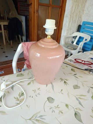 Lámpara de cerámica rosa