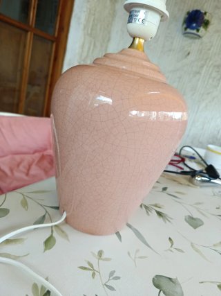 Lámpara de cerámica rosa