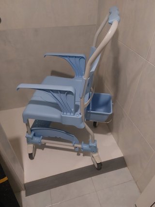 Silla de ducha Moem casi nueva