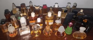 Lote de 440 miniaturas de perfumes