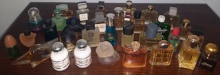 Lote de 440 miniaturas de perfumes