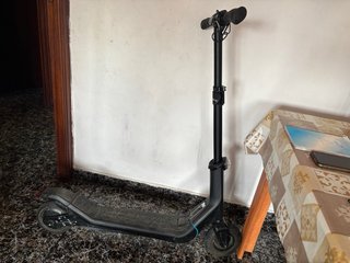 Patinete eléctrico negro