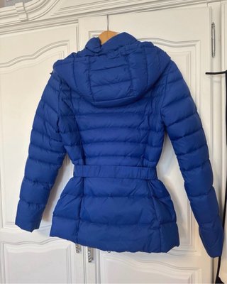 Chaquetón de plumas azul