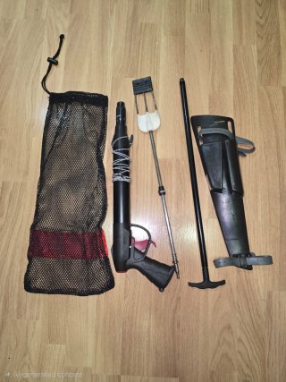 Fusil Seac + Soporte para Fusil de Pesca Submarina