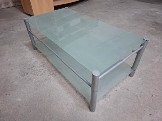 Mesa de centro de cristal y metal
