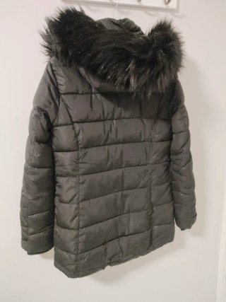 Plumas Negro con Capucha
